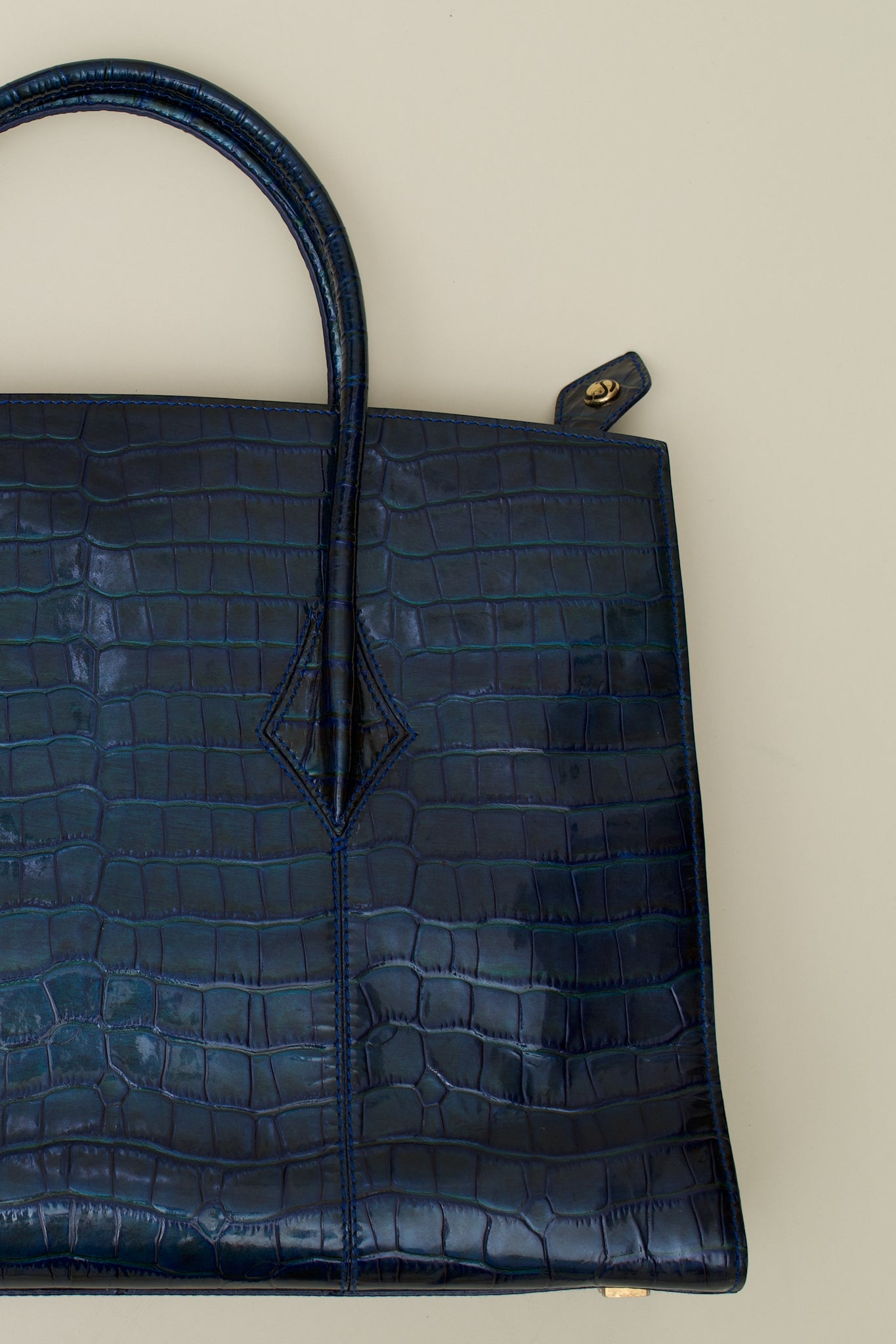 ST JOHN EMBOSSED LEATHER BAG