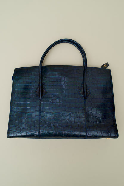ST JOHN EMBOSSED LEATHER BAG