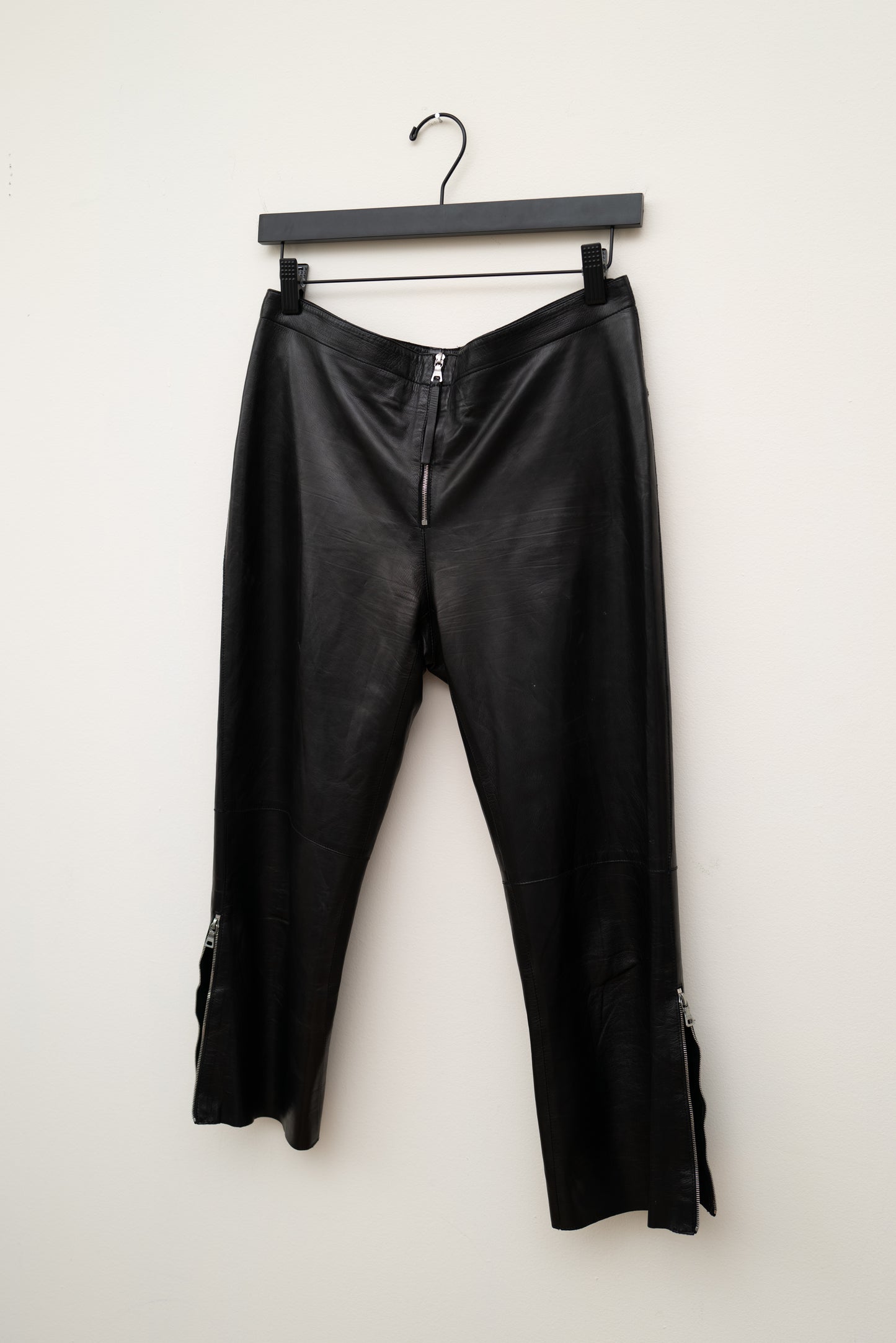 PRADA LEATHER CAPRIS