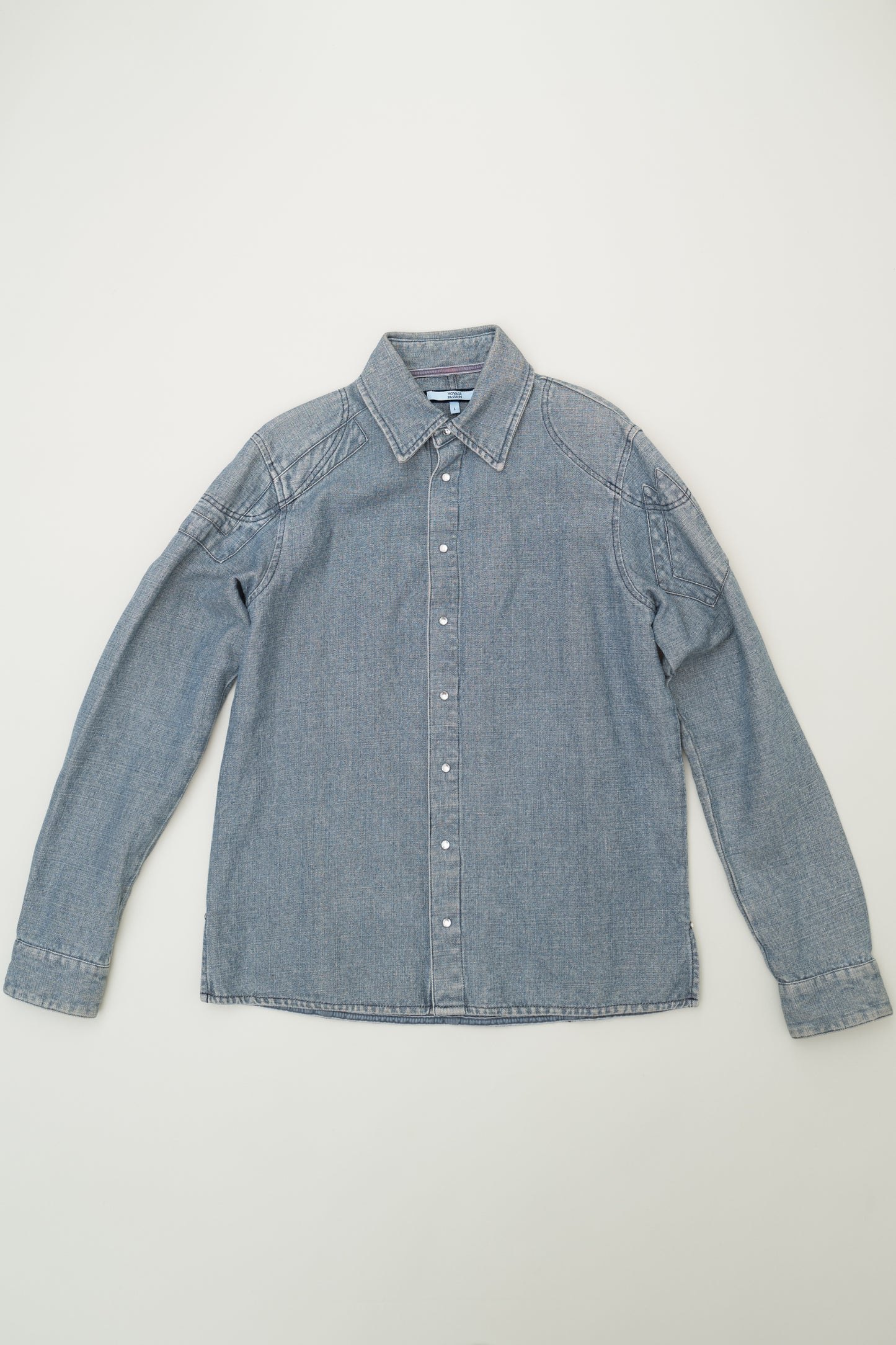 VOYAGE PASSION DENIM BUTTON UP