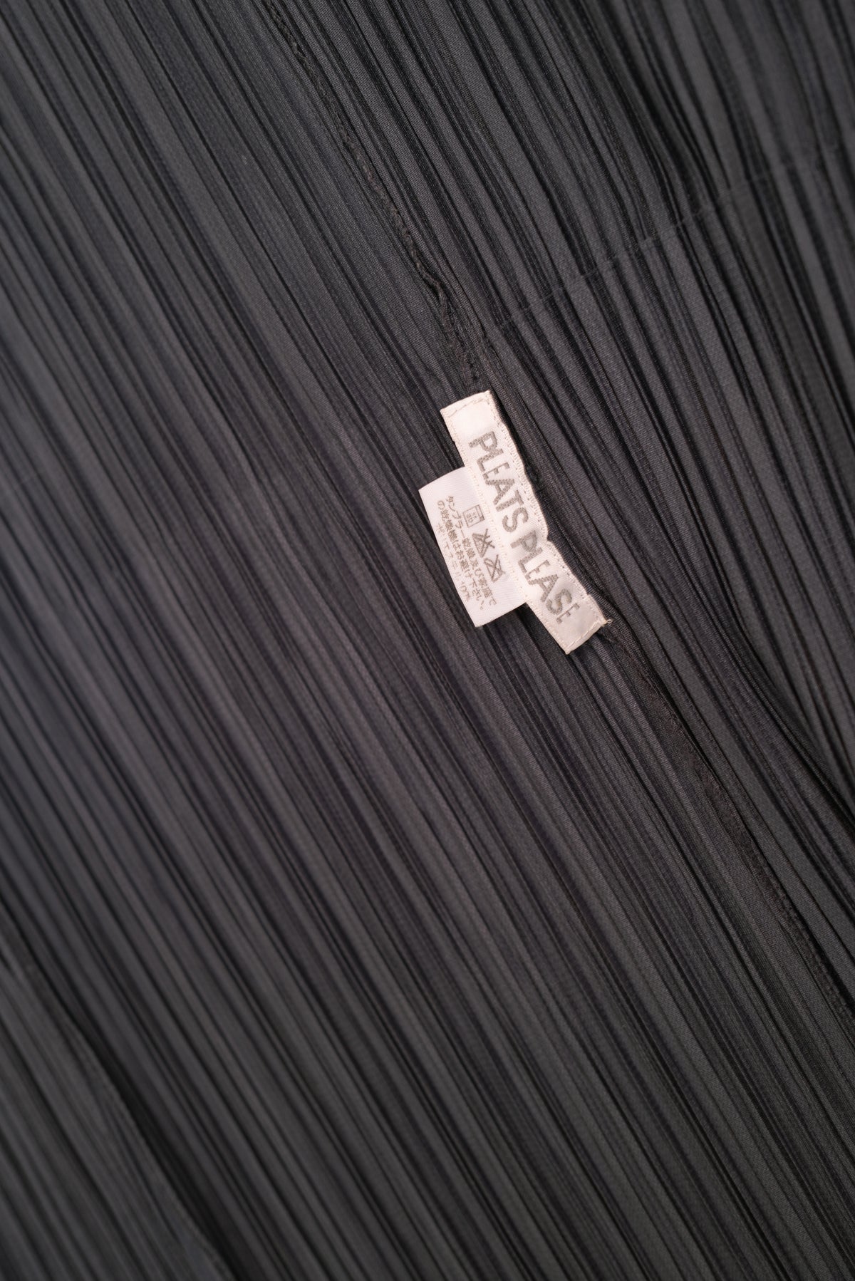 ISSEY MIYAKE PLEATS PLEASE OVERCOAT
